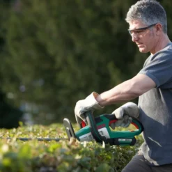 Bosch AdvancedHedgeCut 36V-55 Cordless Hedgecutter 2.0Ah