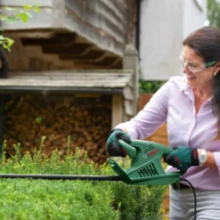 Bosch EasyHedgeCut 45-16 Hedgecutter