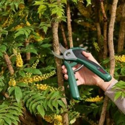 Bosch EasyPrune Cordless Secateur 3.6v / 1.5Ah Battery