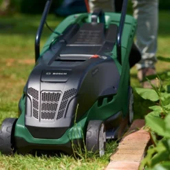 Bosch UniversalRotak 550 Corded Rotary Lawnmower